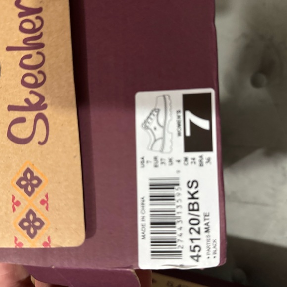 Skechers tie up shoe - Picture 4 of 4